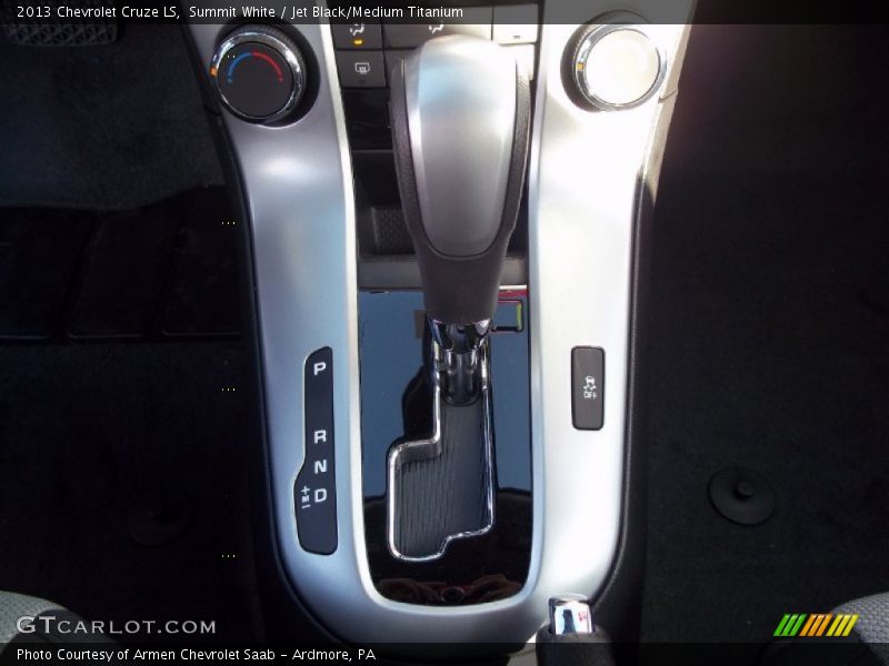 Summit White / Jet Black/Medium Titanium 2013 Chevrolet Cruze LS