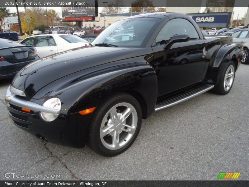 Front 3/4 View of 2003 SSR 