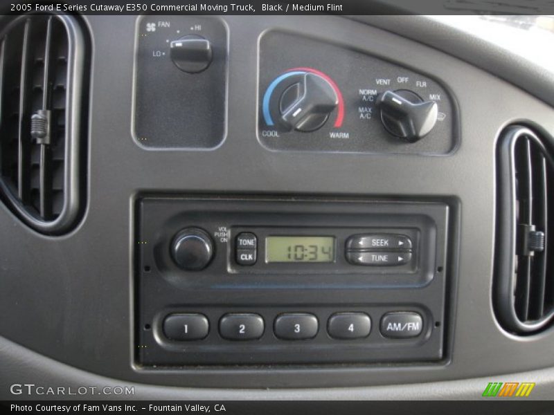 Controls of 2005 E Series Cutaway E350 Commercial Moving Truck