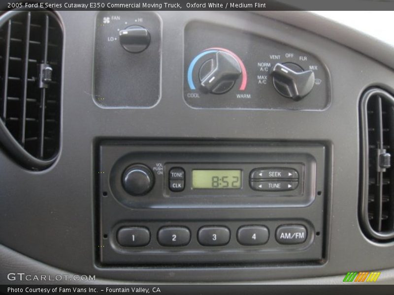 Controls of 2005 E Series Cutaway E350 Commercial Moving Truck