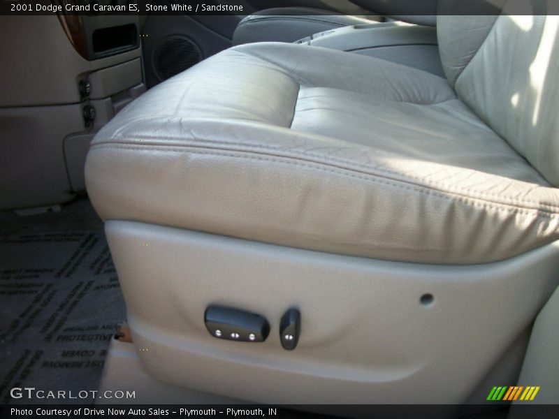 Stone White / Sandstone 2001 Dodge Grand Caravan ES