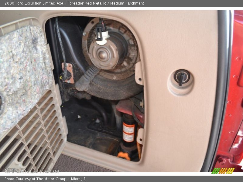 Toreador Red Metallic / Medium Parchment 2000 Ford Excursion Limited 4x4