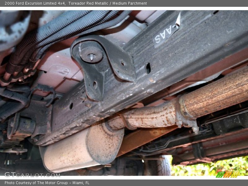 Undercarriage of 2000 Excursion Limited 4x4