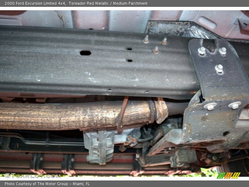 Undercarriage of 2000 Excursion Limited 4x4