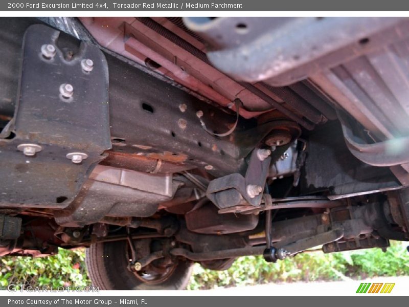 Undercarriage of 2000 Excursion Limited 4x4