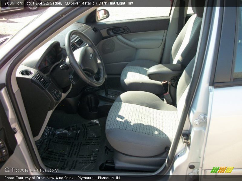 CD Silver Metallic / Dark Flint/Light Flint 2006 Ford Focus ZX4 SES Sedan