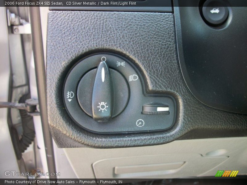 CD Silver Metallic / Dark Flint/Light Flint 2006 Ford Focus ZX4 SES Sedan