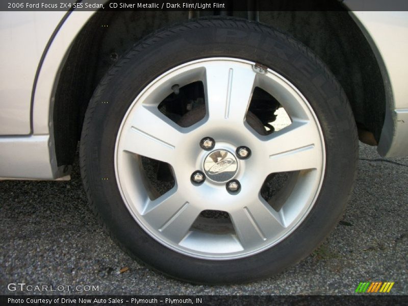 CD Silver Metallic / Dark Flint/Light Flint 2006 Ford Focus ZX4 SES Sedan