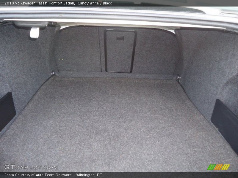 Candy White / Black 2010 Volkswagen Passat Komfort Sedan