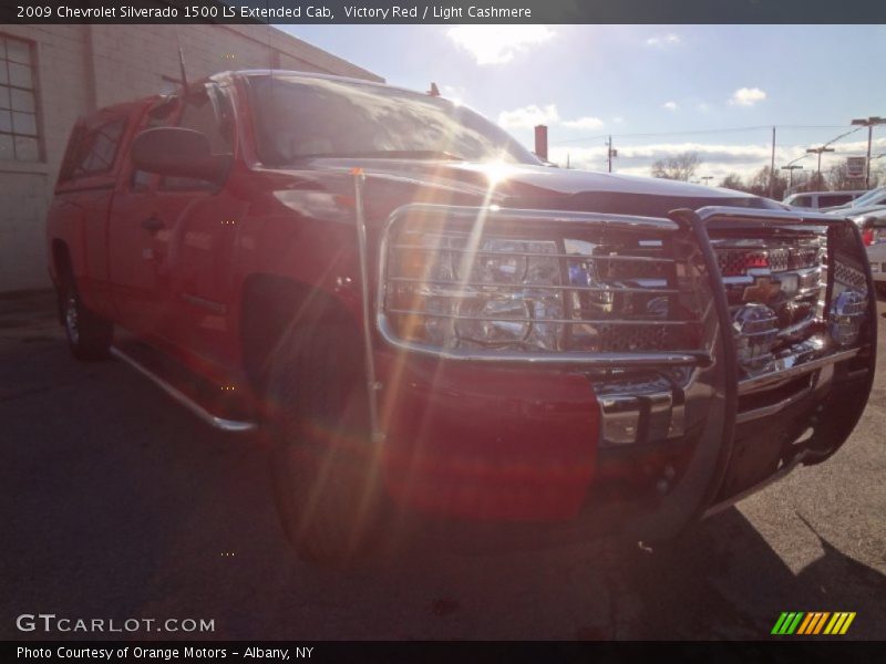 Victory Red / Light Cashmere 2009 Chevrolet Silverado 1500 LS Extended Cab