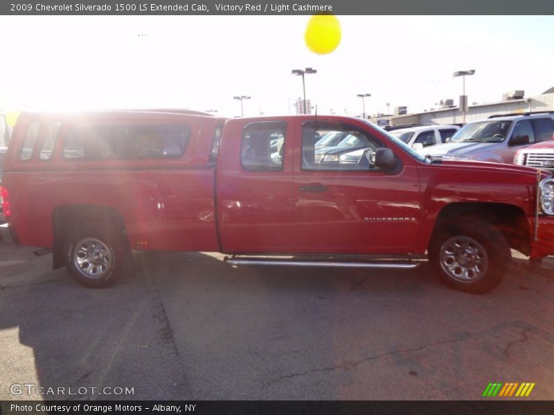 Victory Red / Light Cashmere 2009 Chevrolet Silverado 1500 LS Extended Cab