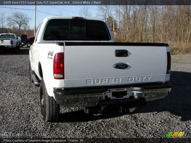 Oxford White / Black 2005 Ford F350 Super Duty XLT SuperCab 4x4