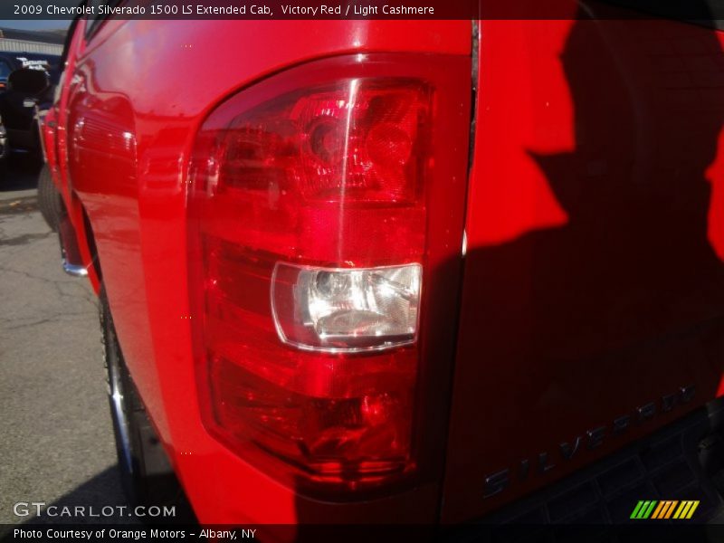 Victory Red / Light Cashmere 2009 Chevrolet Silverado 1500 LS Extended Cab