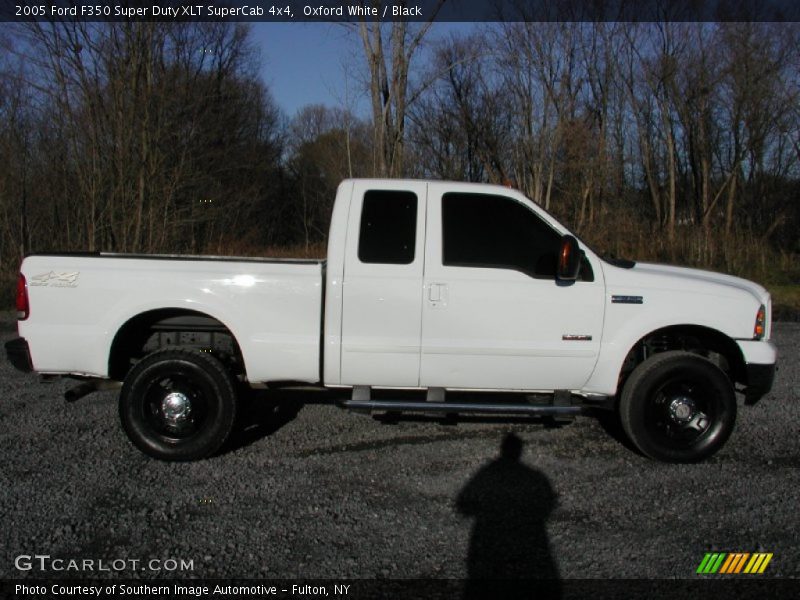 Oxford White / Black 2005 Ford F350 Super Duty XLT SuperCab 4x4