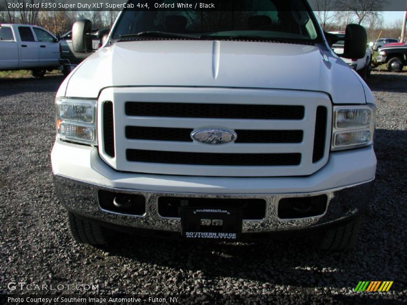 Oxford White / Black 2005 Ford F350 Super Duty XLT SuperCab 4x4