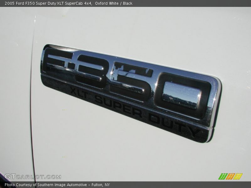 Oxford White / Black 2005 Ford F350 Super Duty XLT SuperCab 4x4