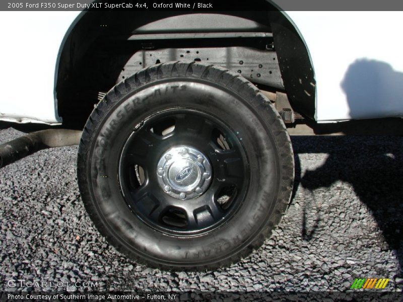 Oxford White / Black 2005 Ford F350 Super Duty XLT SuperCab 4x4