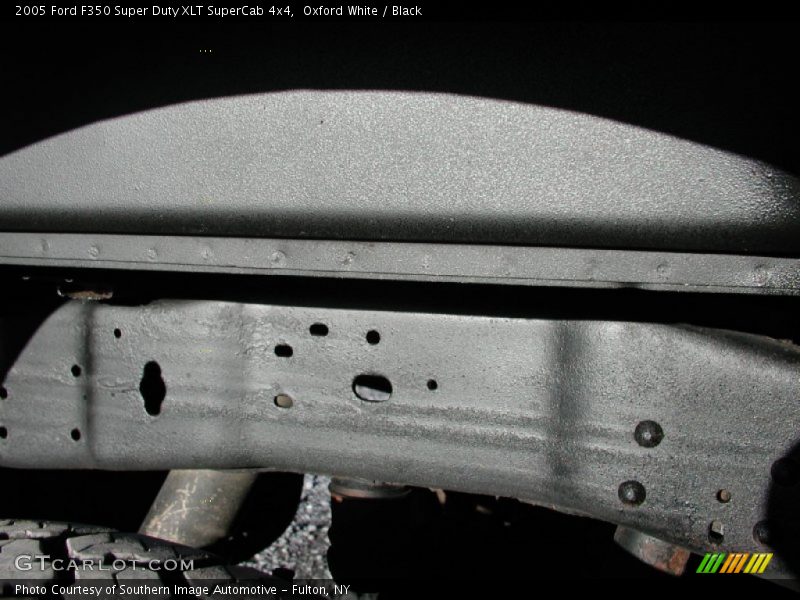 Oxford White / Black 2005 Ford F350 Super Duty XLT SuperCab 4x4