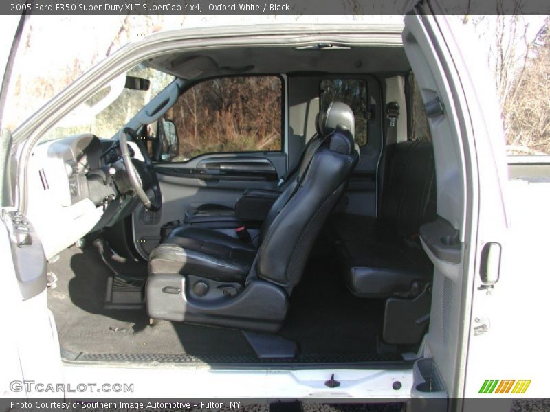 Oxford White / Black 2005 Ford F350 Super Duty XLT SuperCab 4x4