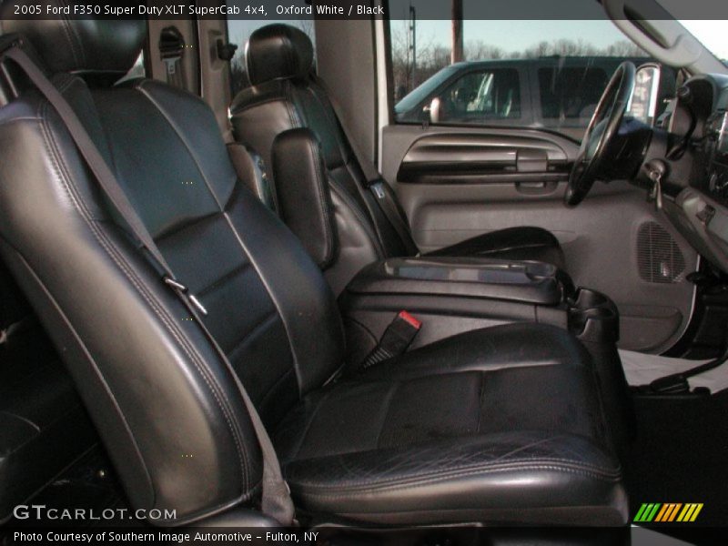 Oxford White / Black 2005 Ford F350 Super Duty XLT SuperCab 4x4
