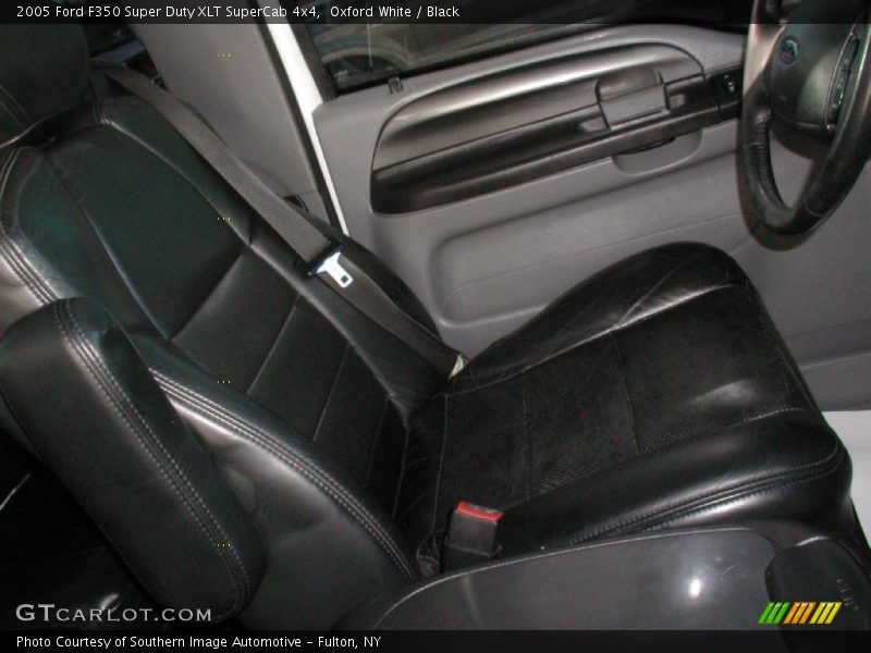 Oxford White / Black 2005 Ford F350 Super Duty XLT SuperCab 4x4