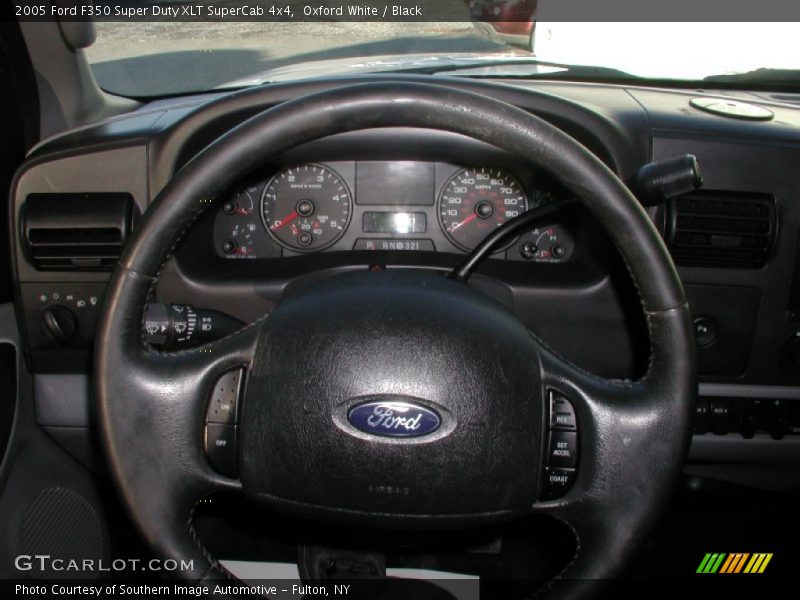 Oxford White / Black 2005 Ford F350 Super Duty XLT SuperCab 4x4