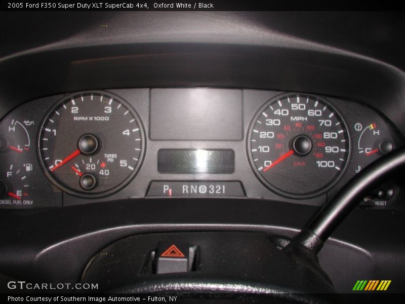 Oxford White / Black 2005 Ford F350 Super Duty XLT SuperCab 4x4