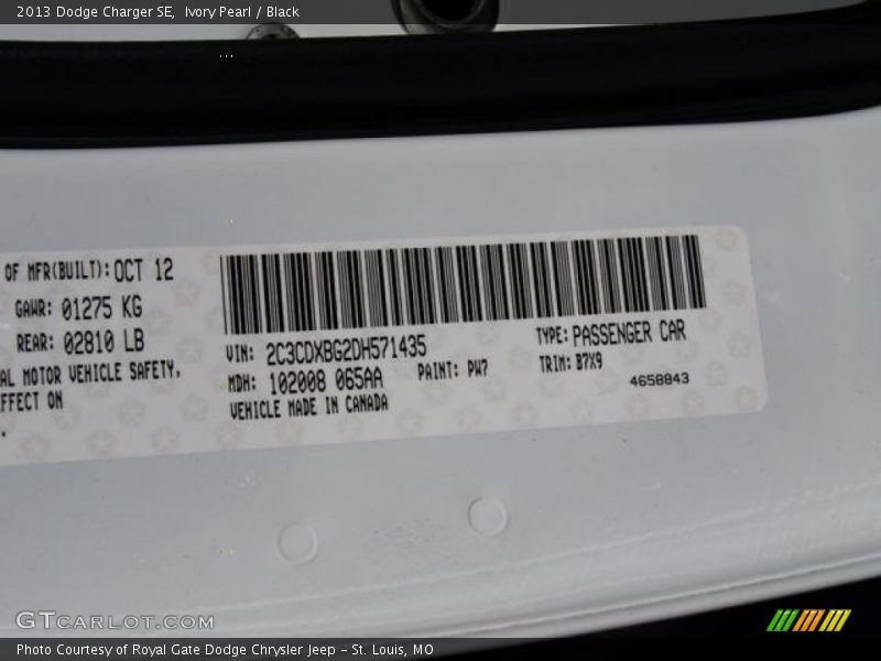 Ivory Pearl / Black 2013 Dodge Charger SE