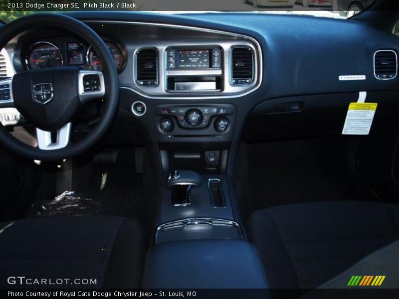 Pitch Black / Black 2013 Dodge Charger SE