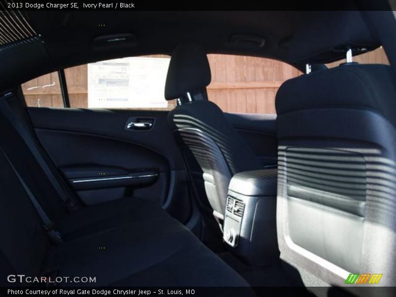 Ivory Pearl / Black 2013 Dodge Charger SE