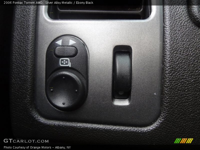 Silver Alloy Metallic / Ebony Black 2006 Pontiac Torrent AWD