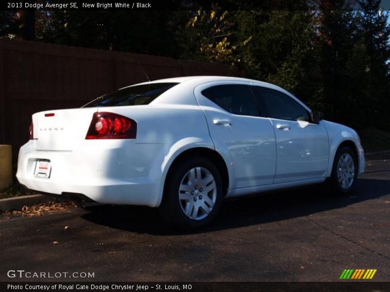 New Bright White / Black 2013 Dodge Avenger SE