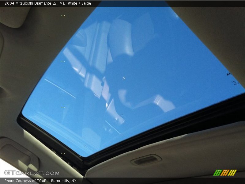 Vail White / Beige 2004 Mitsubishi Diamante ES