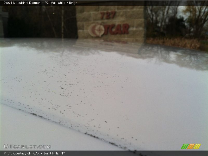 Vail White / Beige 2004 Mitsubishi Diamante ES