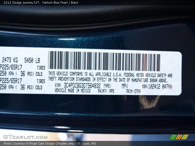 Fathom Blue Pearl / Black 2013 Dodge Journey SXT