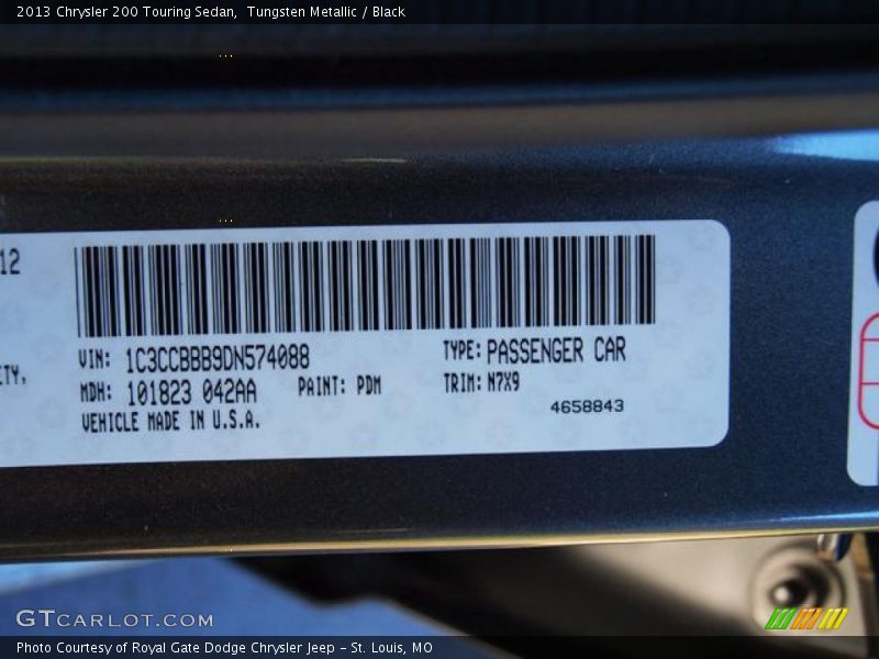 Tungsten Metallic / Black 2013 Chrysler 200 Touring Sedan