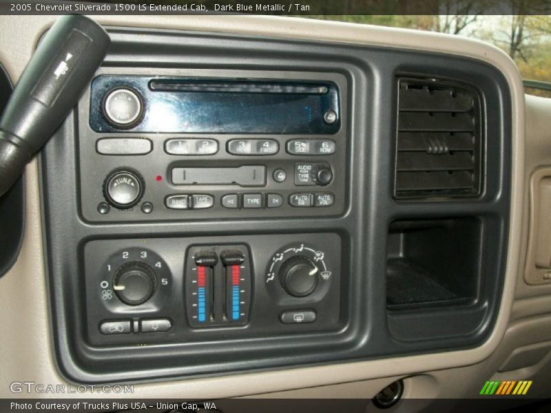 Controls of 2005 Silverado 1500 LS Extended Cab