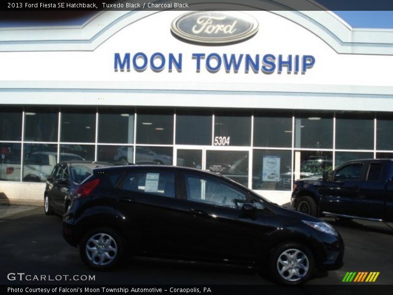 Tuxedo Black / Charcoal Black 2013 Ford Fiesta SE Hatchback