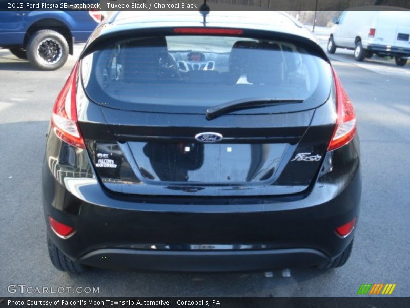Tuxedo Black / Charcoal Black 2013 Ford Fiesta SE Hatchback