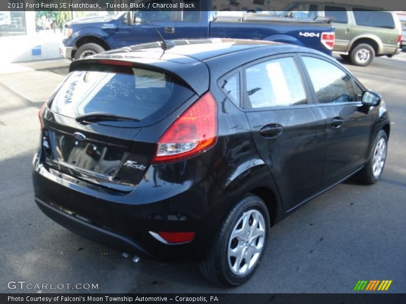 Tuxedo Black / Charcoal Black 2013 Ford Fiesta SE Hatchback