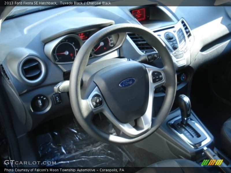 Tuxedo Black / Charcoal Black 2013 Ford Fiesta SE Hatchback