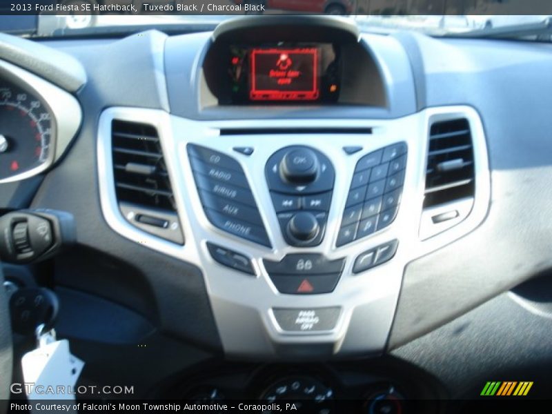 Tuxedo Black / Charcoal Black 2013 Ford Fiesta SE Hatchback