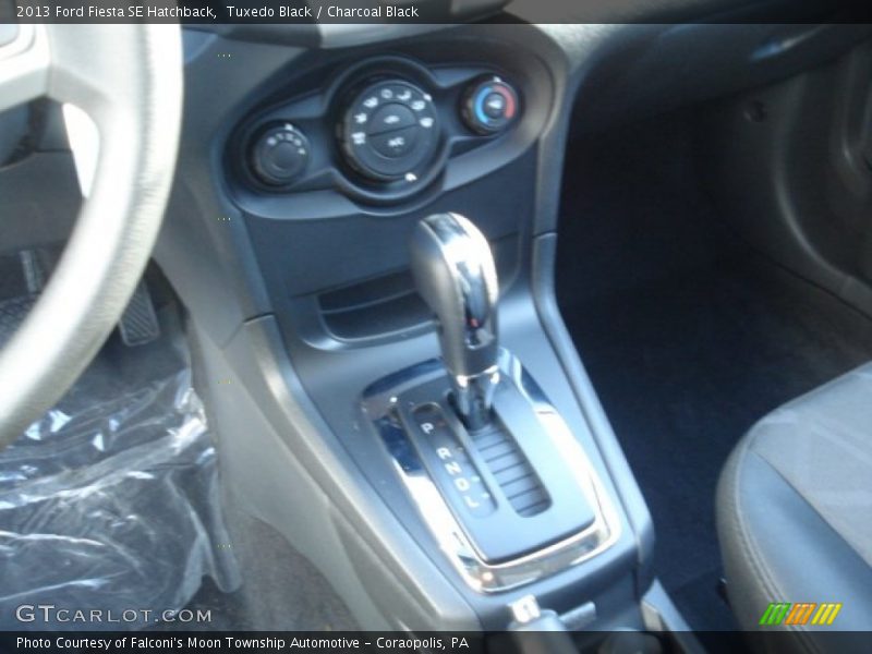 Tuxedo Black / Charcoal Black 2013 Ford Fiesta SE Hatchback