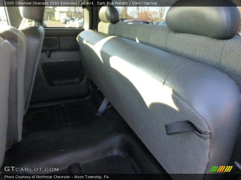 Dark Blue Metallic / Dark Charcoal 2005 Chevrolet Silverado 1500 Extended Cab 4x4