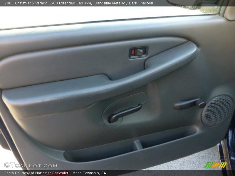 Dark Blue Metallic / Dark Charcoal 2005 Chevrolet Silverado 1500 Extended Cab 4x4