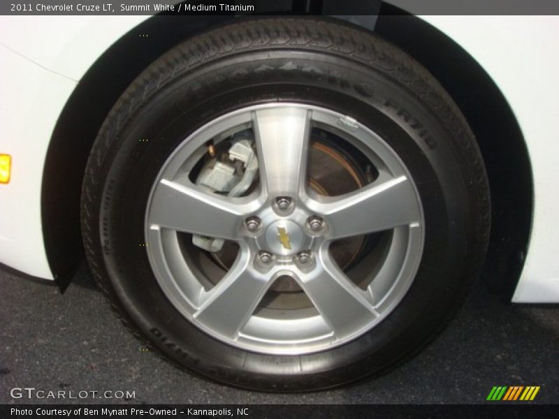 Summit White / Medium Titanium 2011 Chevrolet Cruze LT