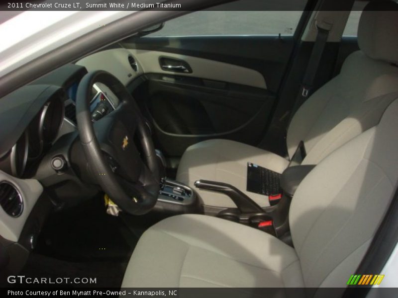 Summit White / Medium Titanium 2011 Chevrolet Cruze LT