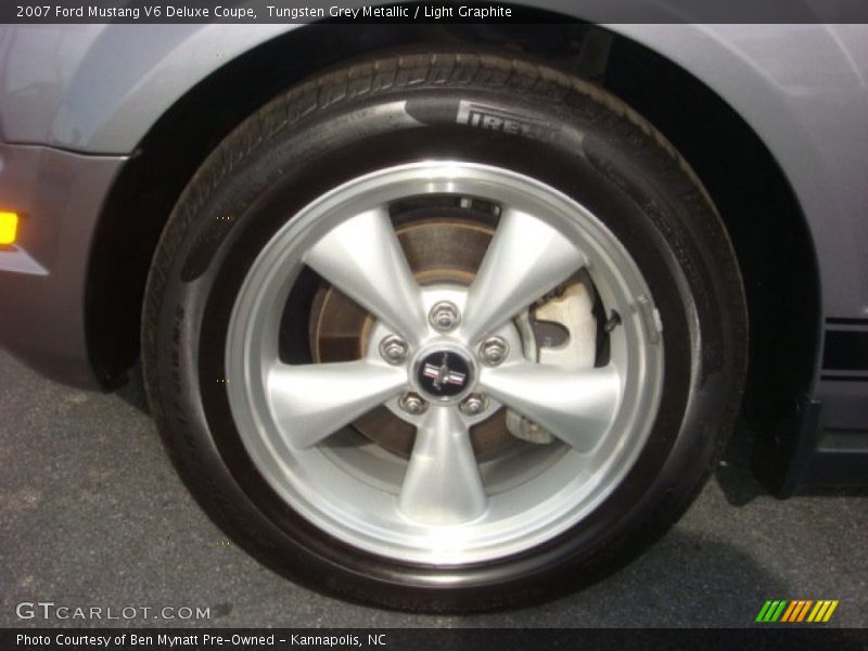 Tungsten Grey Metallic / Light Graphite 2007 Ford Mustang V6 Deluxe Coupe