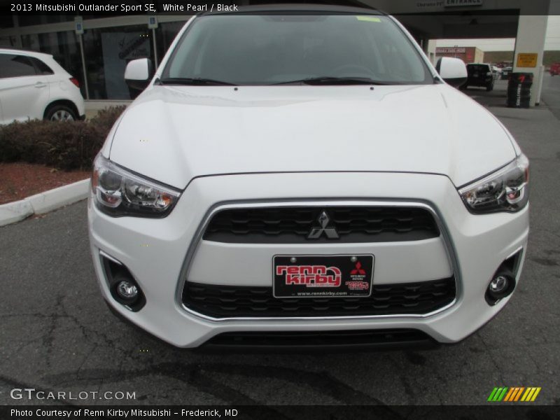 White Pearl / Black 2013 Mitsubishi Outlander Sport SE
