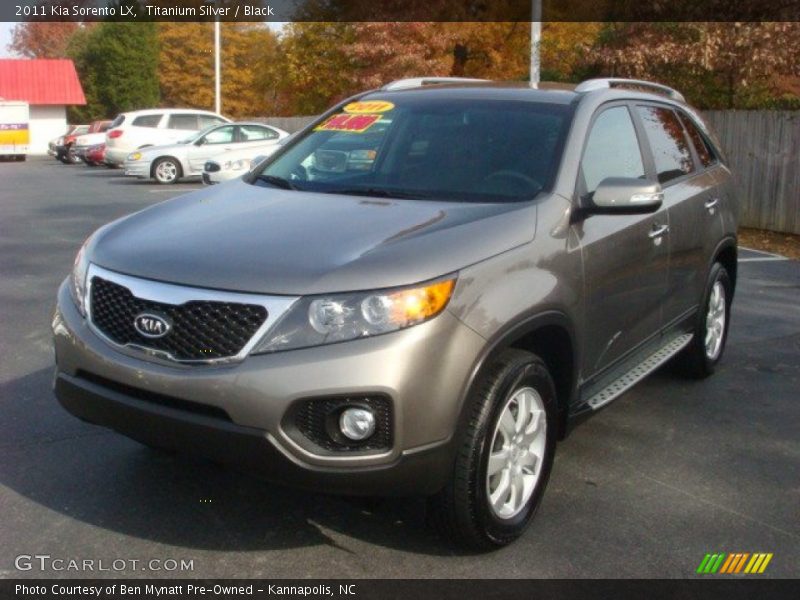 Titanium Silver / Black 2011 Kia Sorento LX